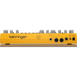 Аналоговый басовый синтезатор с 16-ступенчатым секвенсором и фильтрами VCO, VCF и VCA, светло-оранжевый BEHRINGER TD-3-AM